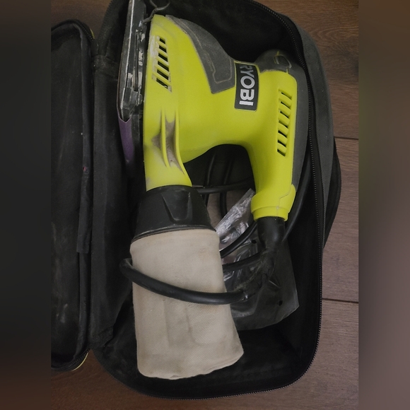 Ryobi Other - Ryobi 2 Amp Corded 1/4 Sheet Sander
